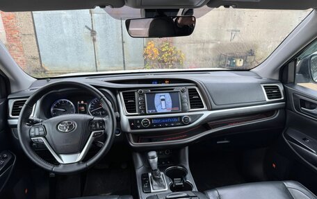 Toyota Highlander III, 2018 год, 3 750 000 рублей, 11 фотография