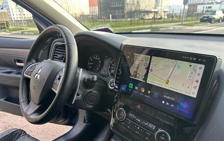 Mitsubishi Outlander III рестайлинг 3, 2014 год, 1 490 000 рублей, 11 фотография