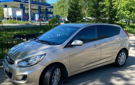 Hyundai Solaris II рестайлинг, 2013 год, 748 000 рублей, 1 фотография