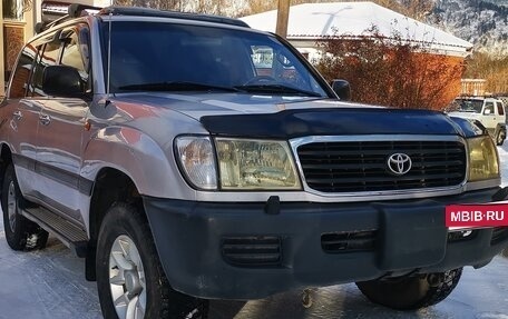 Toyota Land Cruiser 100 рестайлинг 2, 2001 год, 2 000 000 рублей, 1 фотография