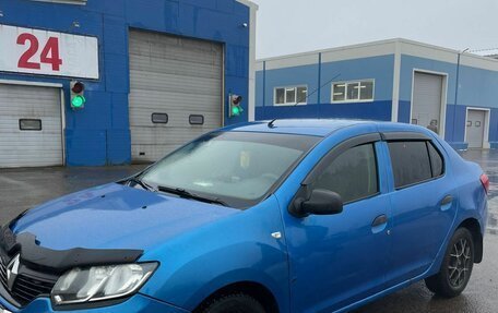 Renault Logan II, 2017 год, 645 000 рублей, 2 фотография