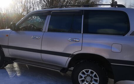 Toyota Land Cruiser 100 рестайлинг 2, 2001 год, 2 000 000 рублей, 5 фотография