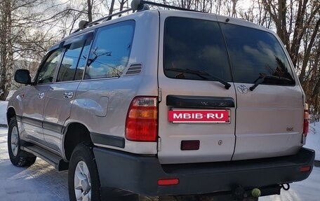 Toyota Land Cruiser 100 рестайлинг 2, 2001 год, 2 000 000 рублей, 6 фотография