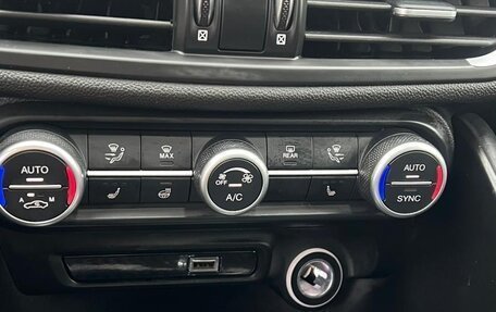 Alfa Romeo Giulia II, 2022 год, 3 050 000 рублей, 11 фотография