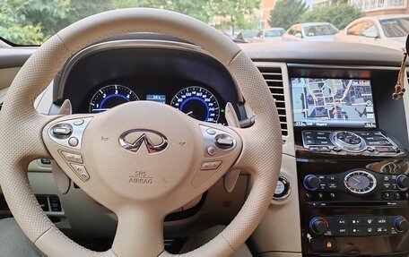 Infiniti FX II, 2013 год, 1 700 000 рублей, 9 фотография