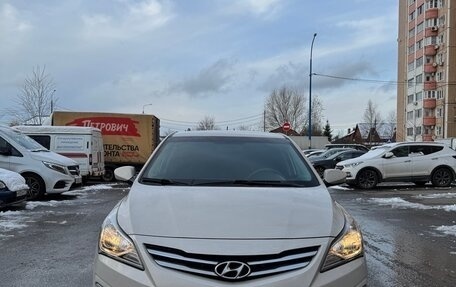 Hyundai Solaris II рестайлинг, 2015 год, 1 200 000 рублей, 1 фотография