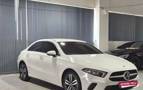 Mercedes-Benz A-Класс, 2022 год, 3 000 000 рублей, 3 фотография