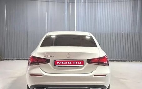 Mercedes-Benz A-Класс, 2022 год, 3 000 000 рублей, 4 фотография