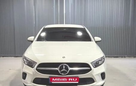 Mercedes-Benz A-Класс, 2022 год, 3 000 000 рублей, 2 фотография