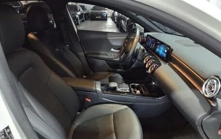 Mercedes-Benz A-Класс, 2022 год, 3 000 000 рублей, 7 фотография