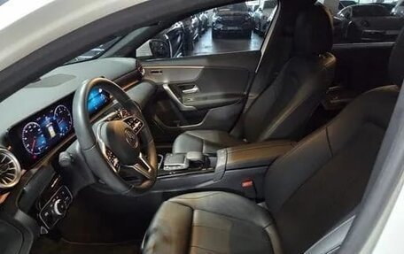 Mercedes-Benz A-Класс, 2022 год, 3 000 000 рублей, 6 фотография