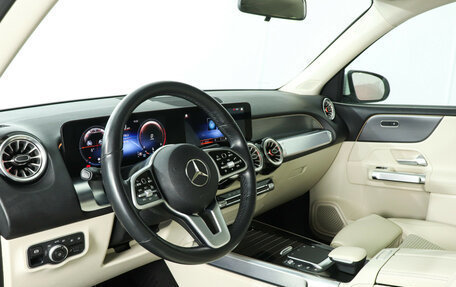 Mercedes-Benz GLB, 2021 год, 3 680 000 рублей, 13 фотография