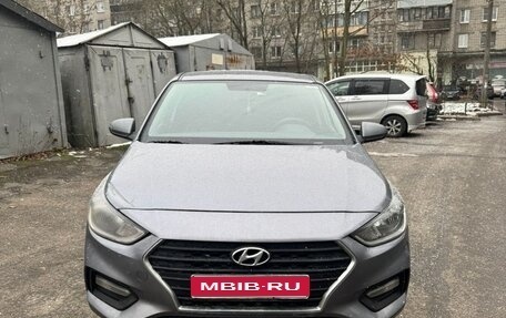 Hyundai Solaris II рестайлинг, 2019 год, 700 000 рублей, 1 фотография
