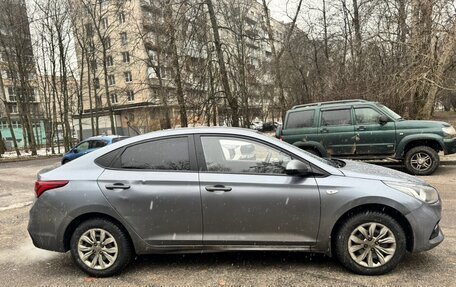 Hyundai Solaris II рестайлинг, 2019 год, 700 000 рублей, 3 фотография