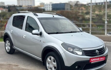 Renault Sandero I, 2014 год, 718 000 рублей, 2 фотография
