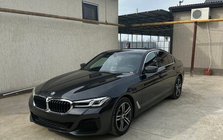 BMW 5 серия, 2022 год, 5 300 000 рублей, 2 фотография