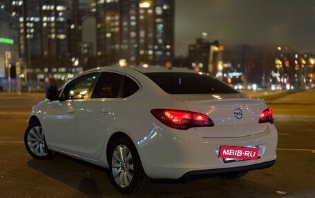 Opel Astra J, 2014 год, 960 000 рублей, 2 фотография