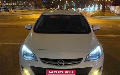 Opel Astra J, 2014 год, 960 000 рублей, 6 фотография