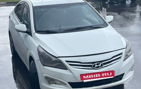 Hyundai Solaris II рестайлинг, 2015 год, 400 000 рублей, 3 фотография