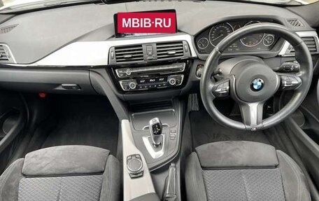 BMW 3 серия, 2018 год, 1 296 000 рублей, 10 фотография