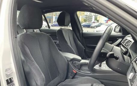 BMW 3 серия, 2018 год, 1 296 000 рублей, 13 фотография