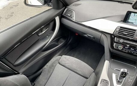 BMW 3 серия, 2018 год, 1 296 000 рублей, 15 фотография