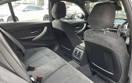 BMW 3 серия, 2018 год, 1 296 000 рублей, 16 фотография