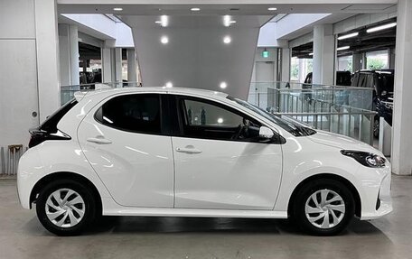 Toyota Yaris, 2022 год, 1 160 586 рублей, 3 фотография