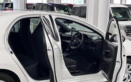 Toyota Yaris, 2022 год, 1 160 586 рублей, 8 фотография