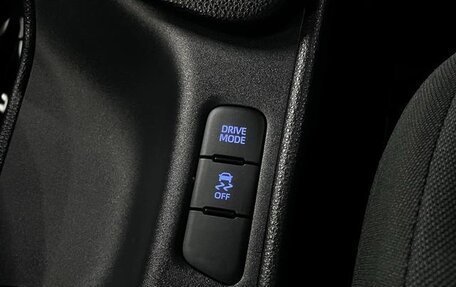 Toyota Yaris, 2022 год, 1 160 586 рублей, 21 фотография