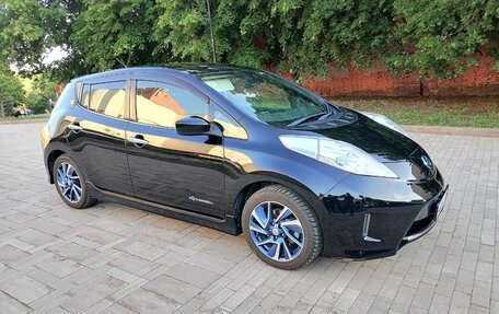 Nissan Leaf I, 2017 год, 990 000 рублей, 2 фотография