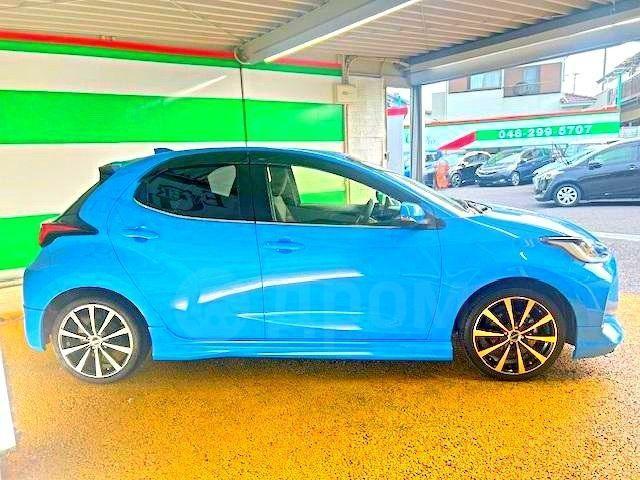 Toyota Yaris III рестайлинг 2, 2022 год, 1 250 000 рублей, 3 фотография