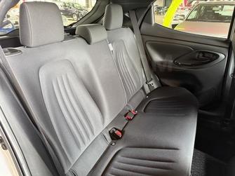 Toyota Yaris III рестайлинг 2, 2021 год, 914 865 рублей, 1 фотография