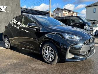 Toyota Yaris III рестайлинг 2, 2022 год, 985 500 рублей, 1 фотография