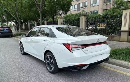 Hyundai Elantra, 2022 год, 1 290 000 рублей, 5 фотография