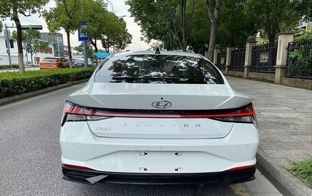 Hyundai Elantra, 2022 год, 1 290 000 рублей, 4 фотография