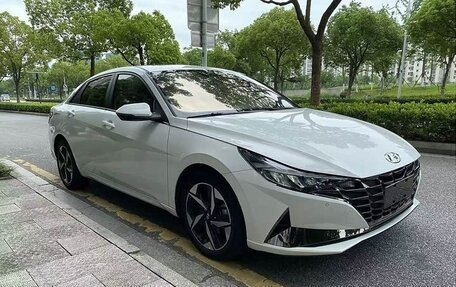 Hyundai Elantra, 2022 год, 1 290 000 рублей, 2 фотография