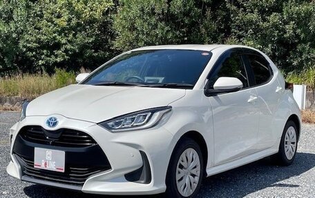 Toyota Yaris, 2022 год, 1 010 000 рублей, 1 фотография