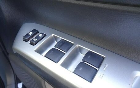 Toyota Wish II, 2011 год, 1 054 000 рублей, 24 фотография