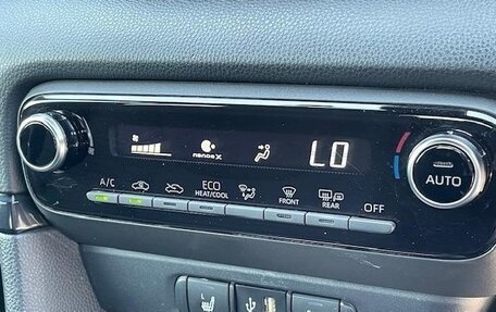 Toyota Yaris, 2022 год, 1 010 000 рублей, 19 фотография