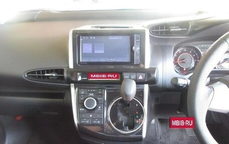 Toyota Wish II, 2012 год, 1 122 000 рублей, 19 фотография