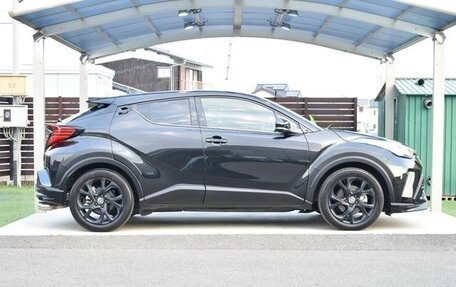 Toyota C-HR I рестайлинг, 2022 год, 1 400 000 рублей, 3 фотография