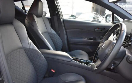 Toyota C-HR I рестайлинг, 2022 год, 1 400 000 рублей, 12 фотография