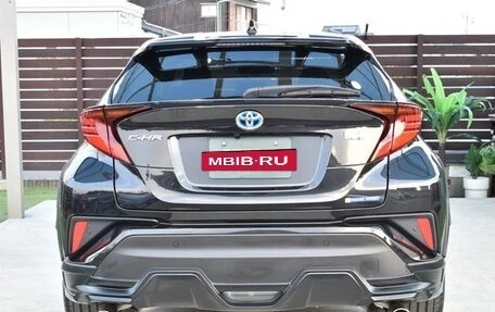 Toyota C-HR I рестайлинг, 2022 год, 1 400 000 рублей, 6 фотография