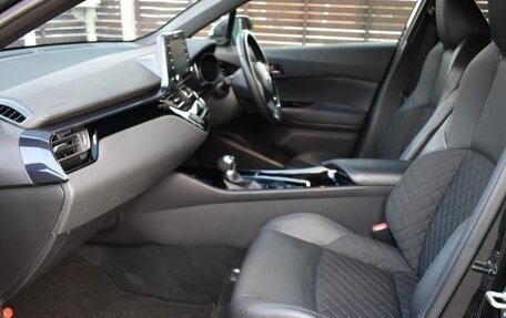 Toyota C-HR I рестайлинг, 2022 год, 1 400 000 рублей, 17 фотография