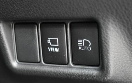 Toyota C-HR I рестайлинг, 2022 год, 1 400 000 рублей, 23 фотография