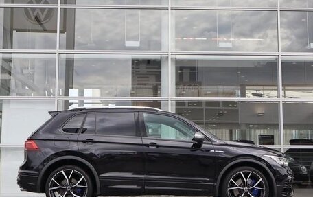 Volkswagen Tiguan II, 2022 год, 2 300 000 рублей, 3 фотография