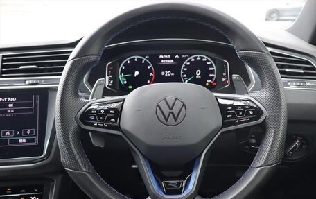 Volkswagen Tiguan II, 2022 год, 2 300 000 рублей, 6 фотография