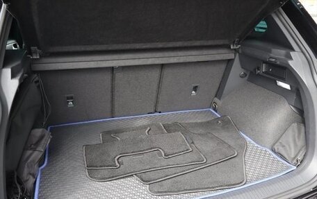 Volkswagen Tiguan II, 2022 год, 2 300 000 рублей, 14 фотография