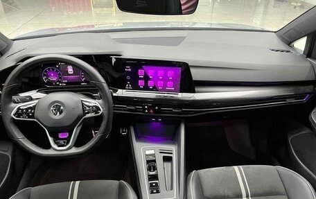 Volkswagen Golf VIII, 2022 год, 1 643 000 рублей, 14 фотография